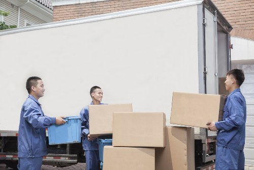 Vehicle and load safety checks for a moving service